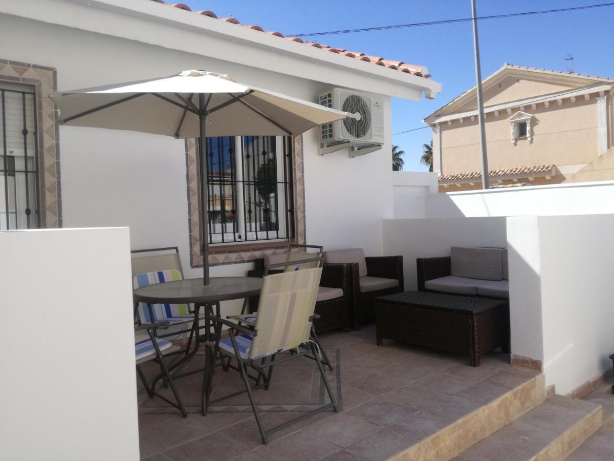 2 Bedroom Newly Renovated Bungalow Close To Bars & Restaurants Los Alcázares Dış mekan fotoğraf