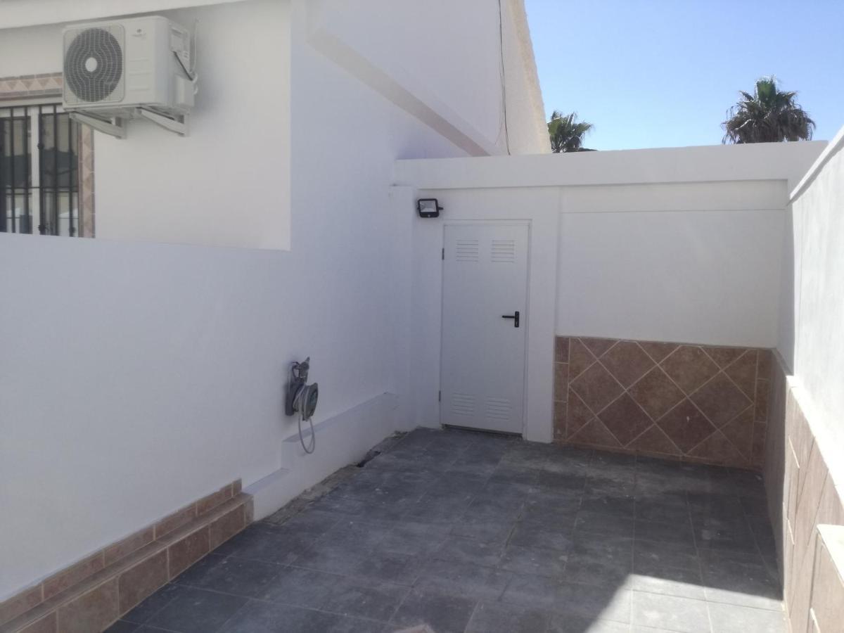 2 Bedroom Newly Renovated Bungalow Close To Bars & Restaurants Los Alcázares Dış mekan fotoğraf