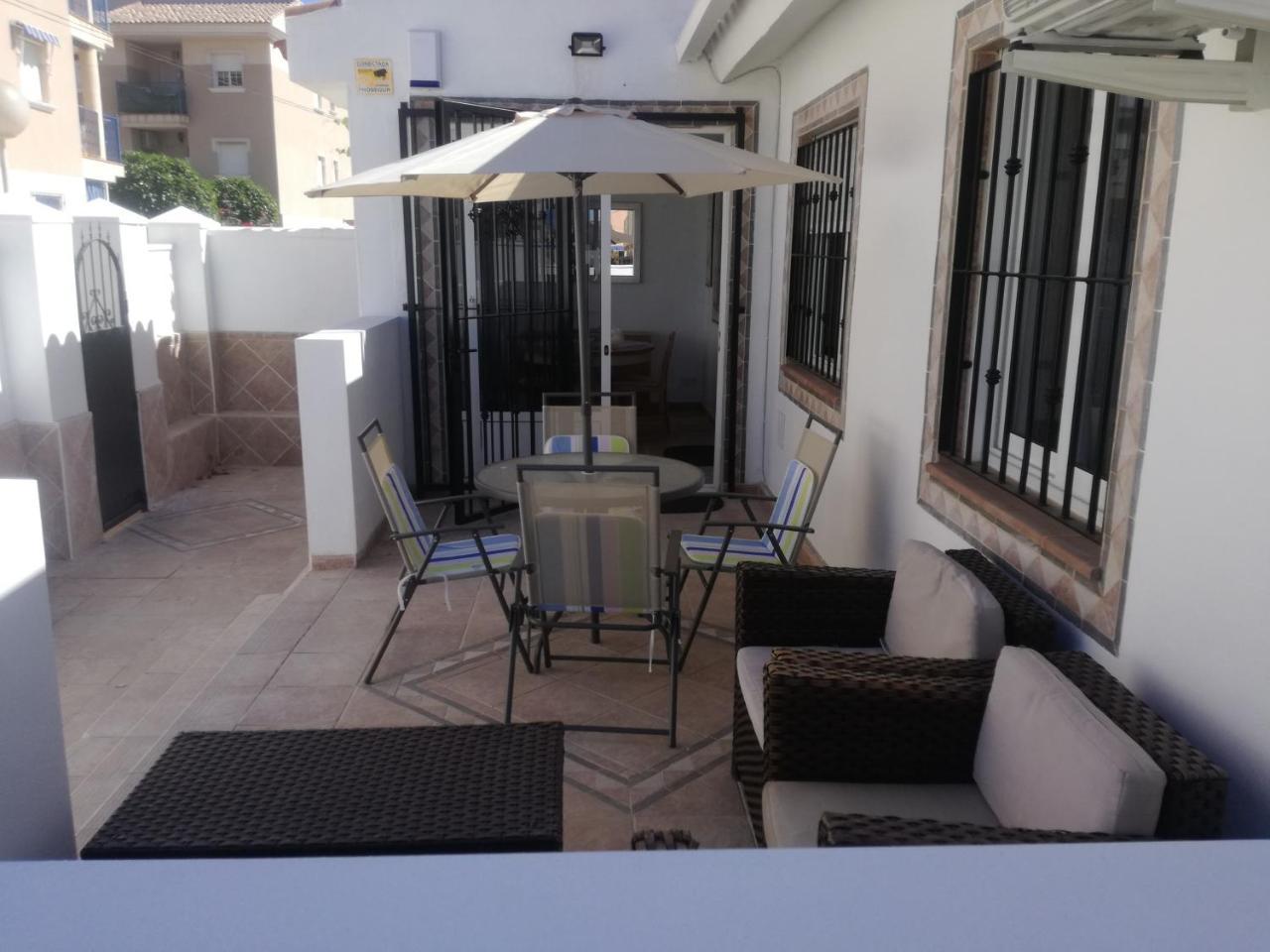 2 Bedroom Newly Renovated Bungalow Close To Bars & Restaurants Los Alcázares Dış mekan fotoğraf